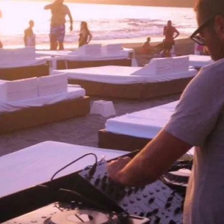 Playa Y Sol !!! Parking Y Wifi Gratis Appartamento